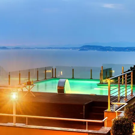 Eva Villa Sorrente
