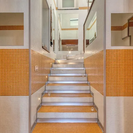 Eva Villa Sorrent
